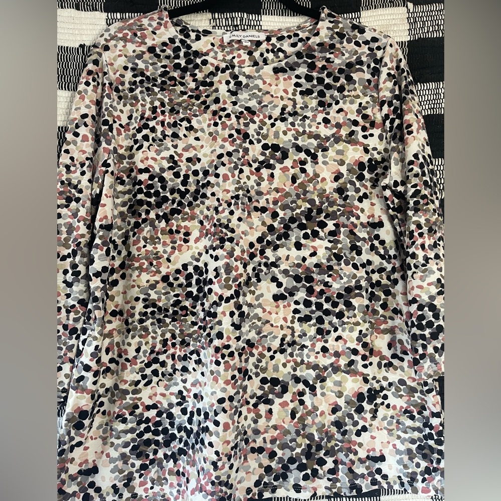 Emily Daniels multi color 3/4 sleeve top.